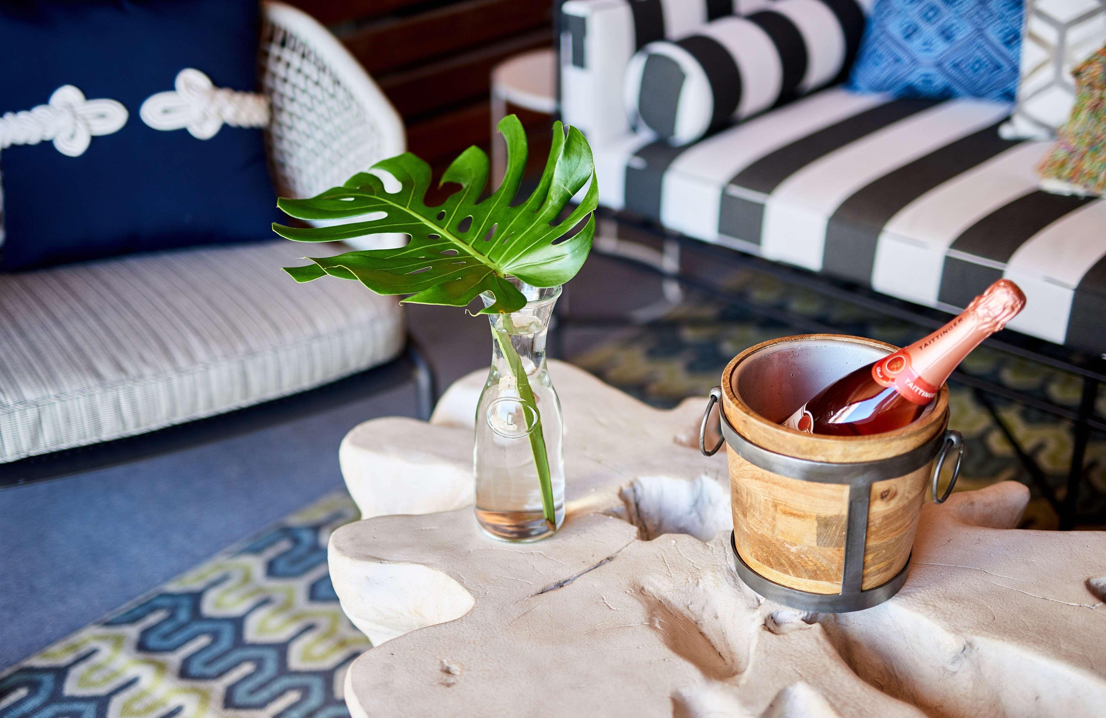 The Stella Hotel, Autograph Collection Bryan Extérieur photo