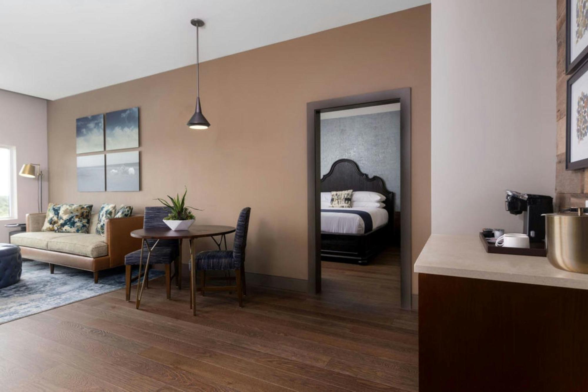 The Stella Hotel, Autograph Collection Bryan Extérieur photo